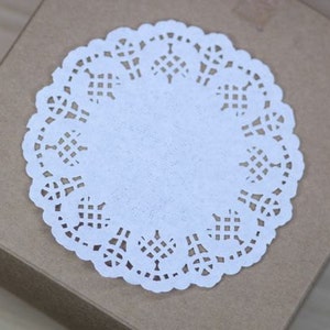 White,Off White Round Lace Paper Doilies Doyleys Vintage Coasters, 100pcs/200pcs. Additional emergency shipping. image 5