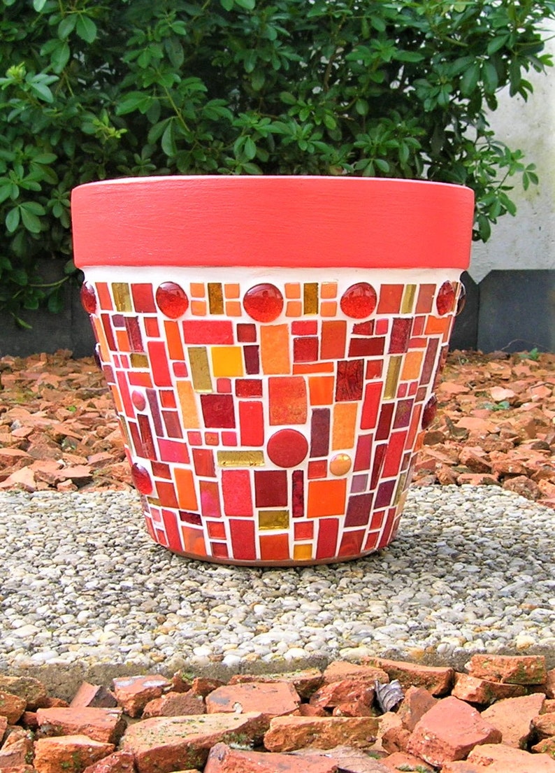 Cache pot terre cuite mosaique rouge image 1