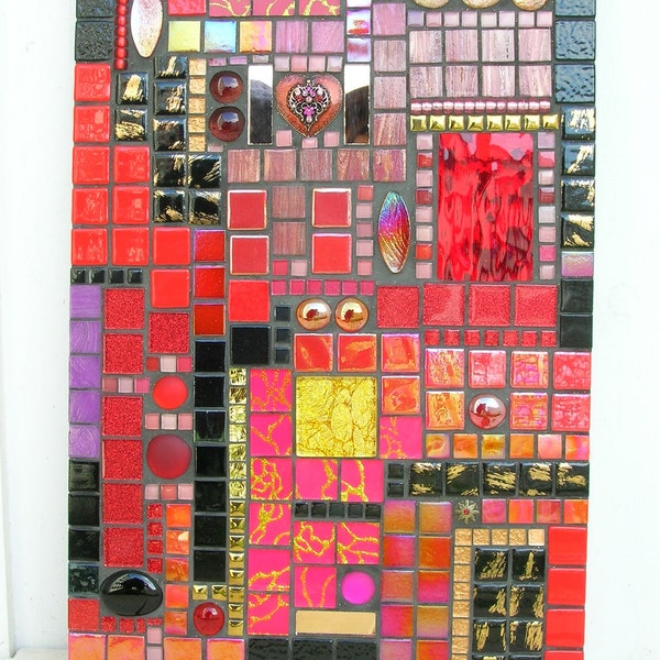 Tableau en mosaique rouge noir