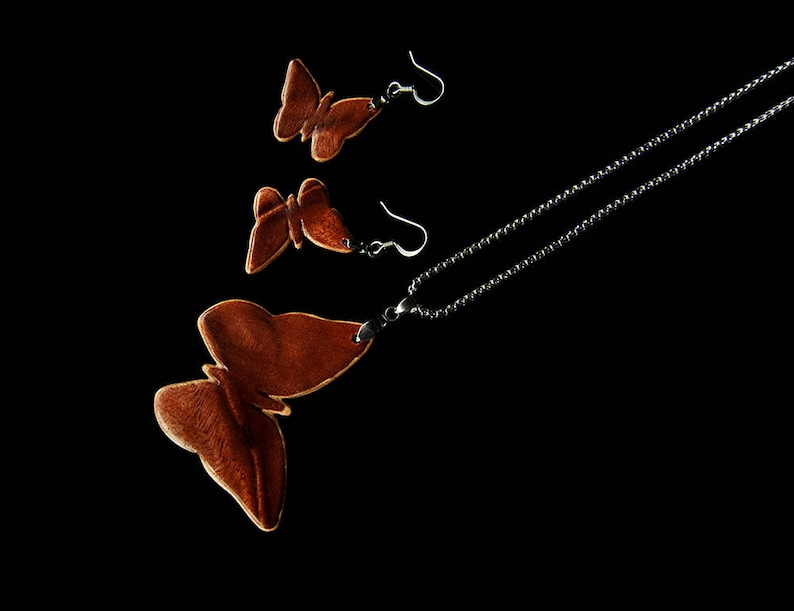Womens wood jewelry set \u2022 Butterfly jewelry Set \u2022 Wooden pendant \u2022 Wooden earrings \u2022 Red Burl and Oak Wood \u2022 Gift For Her \u2022 Valentine Gift