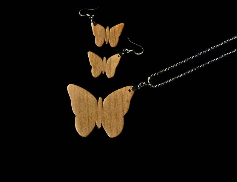 Womens wood jewelry set \u2022 Butterfly jewelry Set \u2022 Wooden pendant \u2022 Wooden earrings \u2022 Red Burl and Oak Wood \u2022 Gift For Her \u2022 Valentine Gift