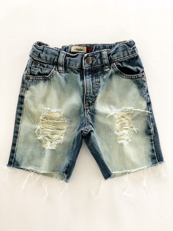5t distressed jeans