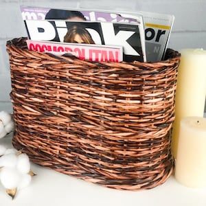 Ovale krantenmand, rieten tijdschriftenrek, papieropberger, postorganizer, tijdschriftenhouder, postbakje, boekenrek van wilgenhout, boerderijmand.