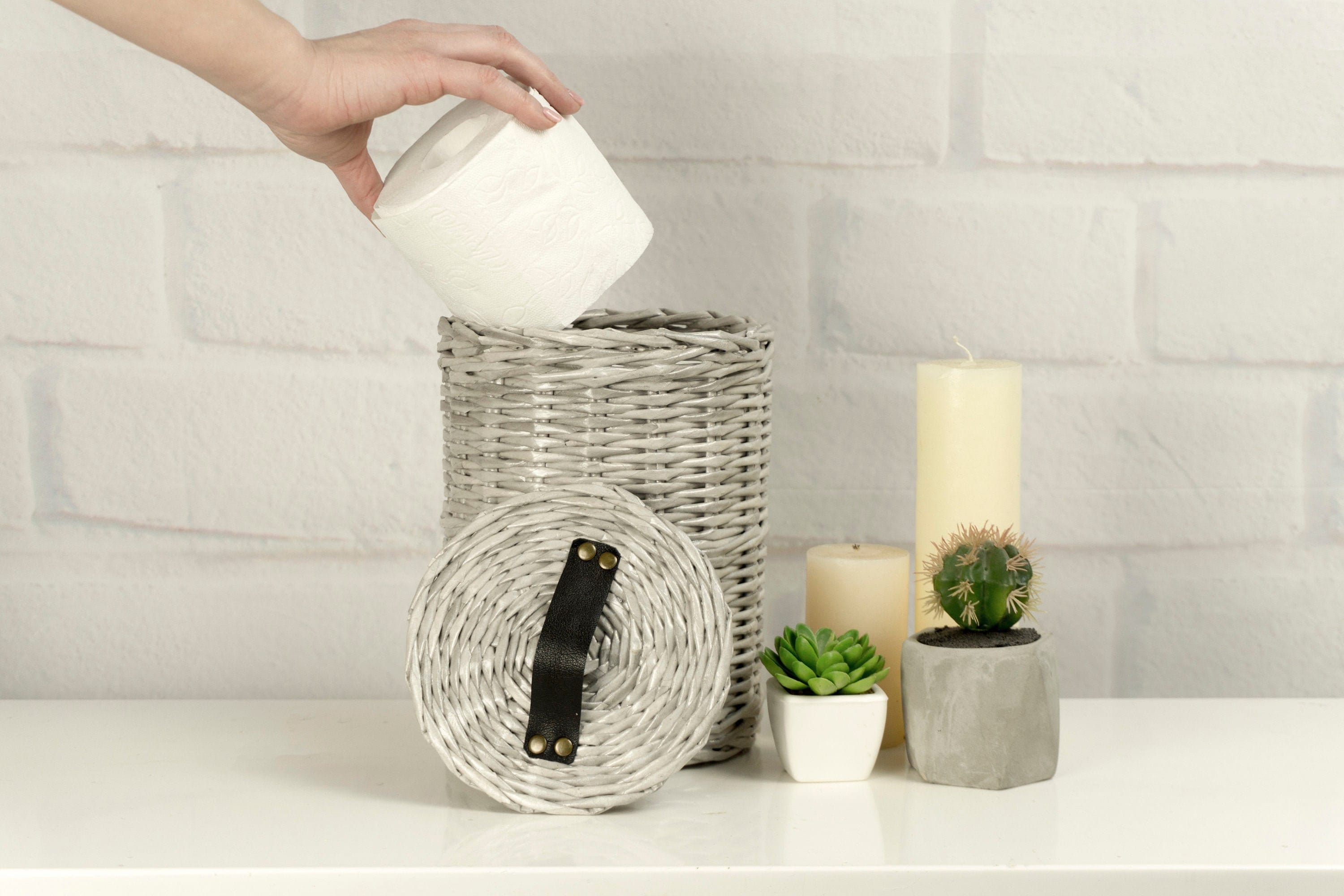Wicker toilet roll deals holder