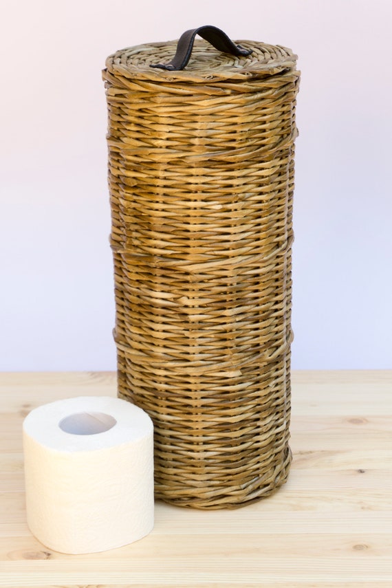 Elegante portarrollos de papel higiénico: cesta de mimbre con tapa