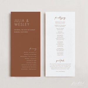 以下が含まれることがあります： 茶色の背景に白い文字で書かれた結婚式プログラム。プログラムには、ジュリア＆ウェズリーの名前、日付は8月6日土曜日、場所はバーバンク、カリフォルニア州と記載されています。プログラムには、式典の順番、結婚式パーティー、特別な感謝の言葉も記載されています。