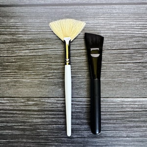 Build Your Own Face Mask Kit • Treatment Brush