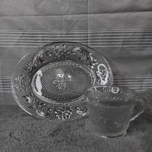 Set of 4 Vintage Indiana Glass Sandwich Clear Snack Plate & Tea Coffee Cup Sets