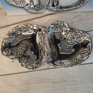Unused Godinger Silver Plated Grape Design Double Heart Dish in Box