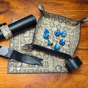 Dungeon Map Leather Würfeltablett - Faltbarer Lederwürfel oder dekoratives Tablett