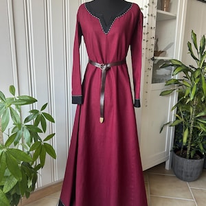 Dark Red & Black Viking Linen Dress — With white edge HAND EMBROIDERY, Kirtle Tunic, Norse Costume, Medieval, LARP, Birka, Reenactment