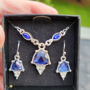 Vintage Avon blue and clear crystal accent necklace and matching Earring.  Avon Cushion neklace