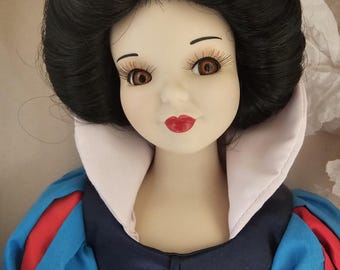 Walt Disney Snow White Porcelain Doll, Limited Edition, 16" (Box Fair)