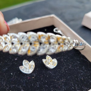 Avon Necklace, Bracelet and earring set.  Avon Silver tone 3 piece necklace set, Avon Jewelry