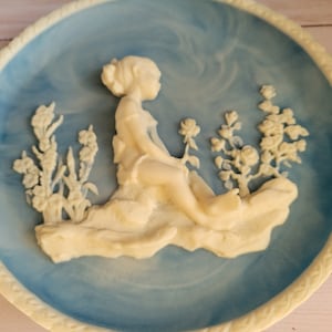 Vintage Avondale Collector&#39;s Plate, &quot;Melissa&quot; 1978 , Blue Cameo Incolay  Stone, Low Number  LIMITED EDITION Collectors plate,