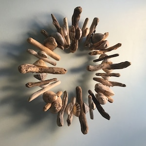 12 Driftwood and Seashell Wreath image 3