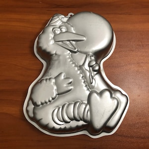 1983 Big Bird cake pan mold Sesame Street Muppets Wilton silver tin bake baker baking vintage 80&#39;s 1980&#39;s E