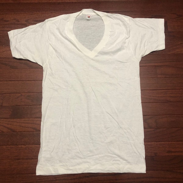 NEW Medium 80's Fruit of the Loom V-Neck T shirt men's white blank vintage 1980's single stitch E