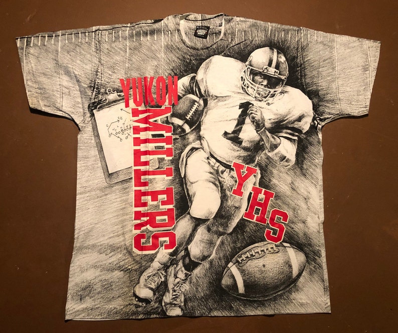 XL 90/'s Yukon Millers High School football T shirt men/'s vintage Screen Stars 1990/'s white black red Oklahoma all over print AOP