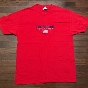 Large 90&#39;s Las Vegas Nevada USA men&#39;s T shirt red blue gray vintage 1990&#39;s Hanes Beefy T tourist spell out E