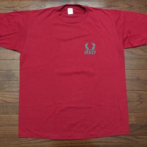 XL 80&#39;s Italy men&#39;s T shirt vintage 1980&#39;s Jerzees by Russell red green Italian E