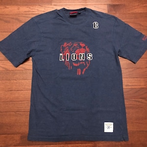 Large 2002 Tommy Hilfiger men&#39;s T shirt Lion Athletic Dept. blue red white vintage streetwear E