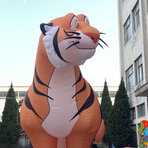 Nadmuchiwana dekoracja tygrysa inspirowana Księgą Dżungli, rekwizyt na imprezę z tygrysem z kreskówek, motyw imprezy safari, duże dekoracje festiwalowe, impreza dla dzieci
