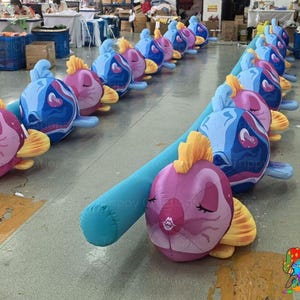 Ghirlande gonfiabili per feste lunghe 10 m, catena di fiori gonfiabili, supporto floreale gonfiabile per l'orgoglio, supporto per l'ingresso a forma di pesce gonfiabile, decorazione per pavimenti