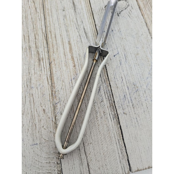 Set Of 2 Stainless Steel Vegetable Peelers - Old School Carbon Steel Style, Professional Grade