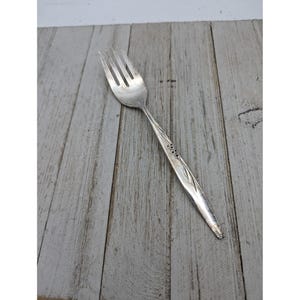 Oneida Community Silverplate Enchandment Gentle Rose Besteck Aufschnittgabel