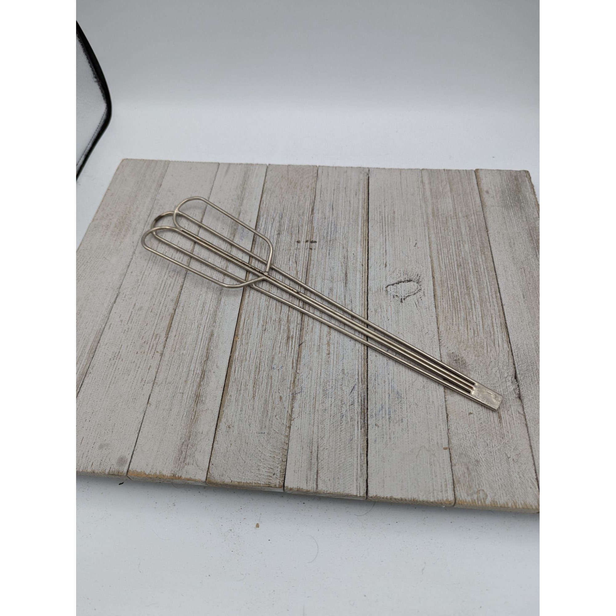  Linden Sweden Flat Wire Whisk – Unique Angled Head