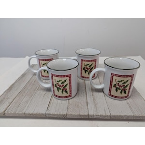 Vintage Holly Mugs Coffee Tea Christmas Bouquet Set of 4