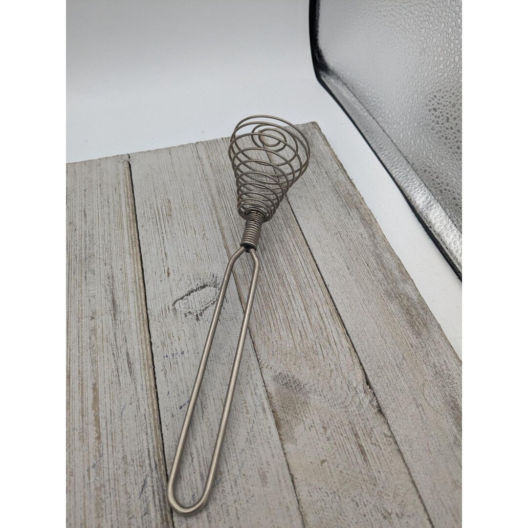 Vintage French #1 Spring Coil Whisk Wisk Wire Beater Mixer Metal 9