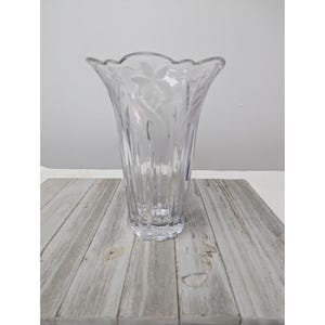 Vintage Mikasa Garden Terrace Vase Glass Etched Floral Vase 8 1/4&quot;