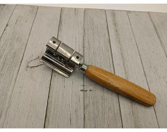 A&J houten handvat 7-inch messenslijper doortrekbaar vintage