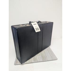 Lorell Briefcase Black - Vinyl (LLR61614) 17-1/2 x 12-1/2 x 4 Combination Lock