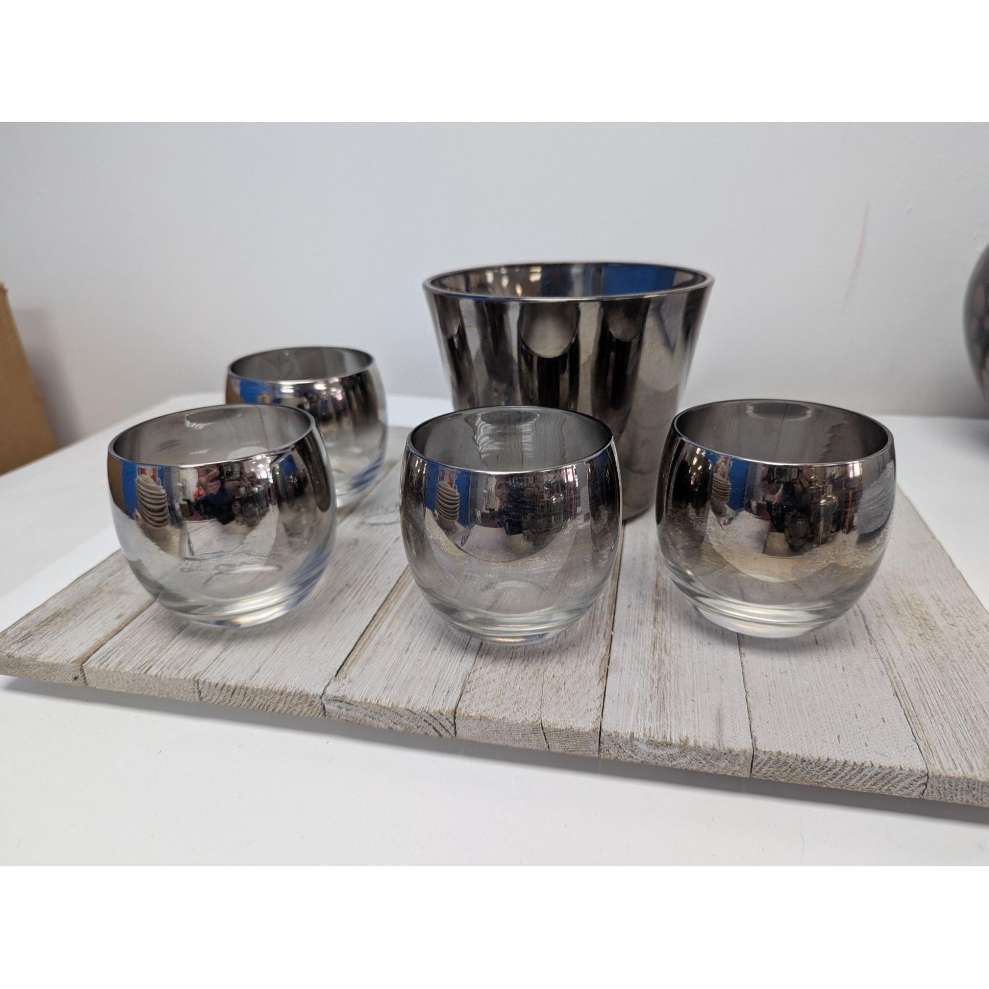 Dorothy Thorpe Set of 4 Roly Poly Glasses W/ Ice Bucket Silver