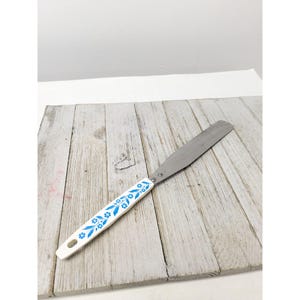 Vintage Household Stainless Spatula icing cake White Cornflower Blue Floral Handle