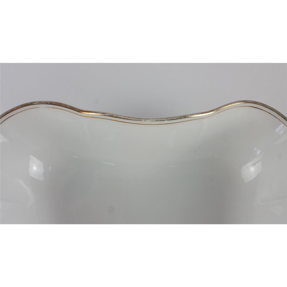 schüssel mit goldrand