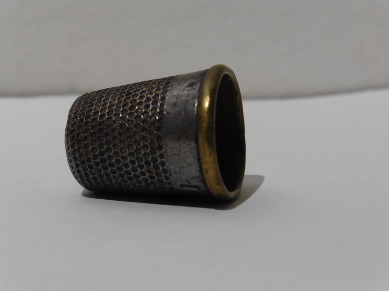 Vintage Thimble Brass lined.