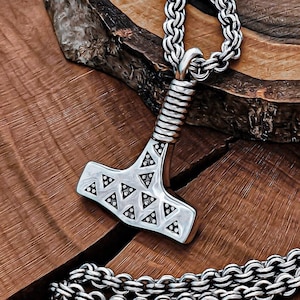 Valse mjolnir pendant. Sterling silver Thor hammer necklace. Handmade Mjolnir replica from Vaalse on Falster.