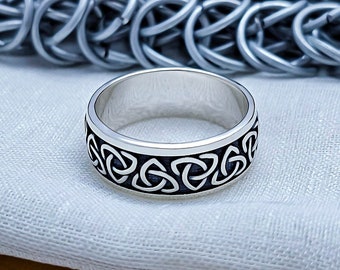 Triquetra ring. Sterling silver Celtic ring. Handmade trinity knot ring Celtic jewelry.