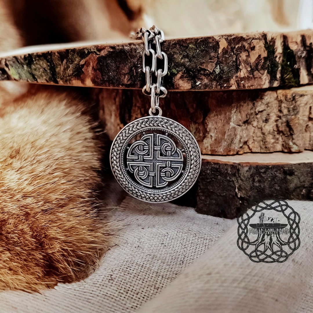 【新品/即発送】Llife KNOT PENDANT To My Wife | Love Knot Necklace (Yellow & White Gold