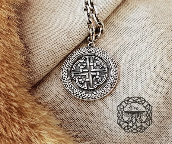 Celtic shield knot pendant discount