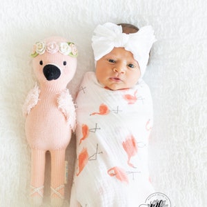 Watercolor Flamingo Swaddle Muslin Blanket with Oversized Headband Bow / Lightweight Muslin Cotton Blanket / Swaddling Blanket