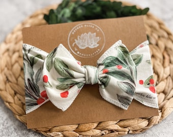 Diadema con lazo extragrande de Navidad con acuarela orgánica de muérdago y frutos rojos / Lazo para la primera Navidad / Diadema para niña