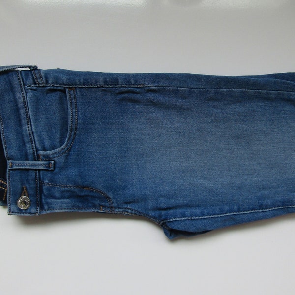 Levi Strauss & Co 710 Super Skinny Medium Wash Jeans - Women Size 25 waist (US 2)