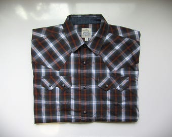 Camisa xadrez Moonshine azul, branca e laranja com botões, dois bolsos no peito, tamanho médio masculino