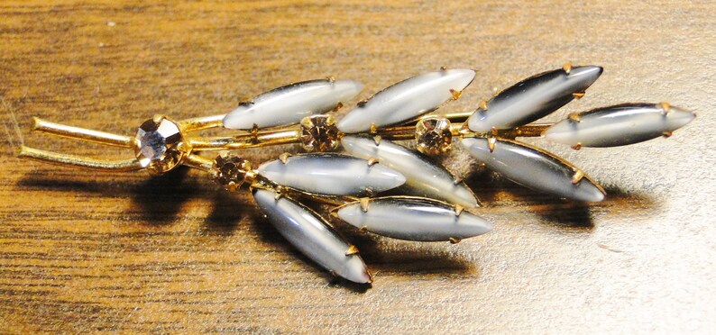 2 34 Long Very Nice! Beautiful Settings Wonderful Vintage Brooch