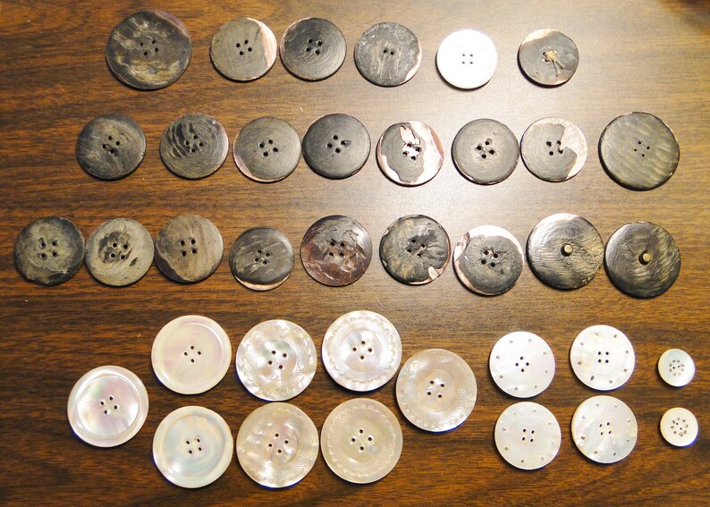 1 58-68 - 1 Chipped Button Nice Group! 37 MOP Mother Of Pearl Buttons Collection Most Are Larger Buttons
